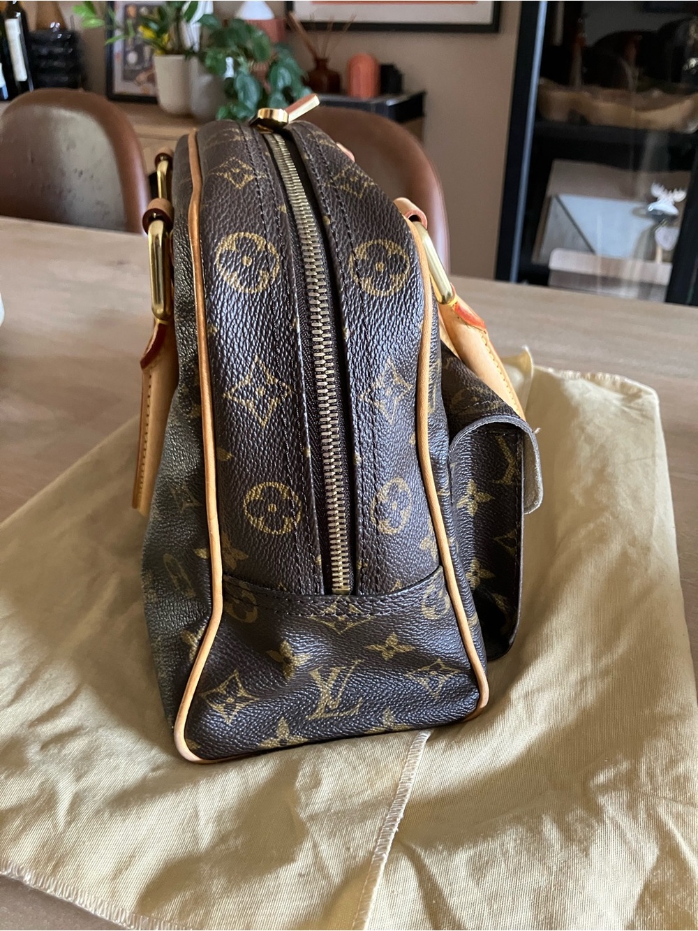 Louis Vuitton Monogram Canvas Manhattan PM - Picture 9 of 16